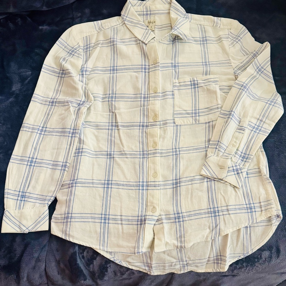 Women’s Plaid Button Down Shirt